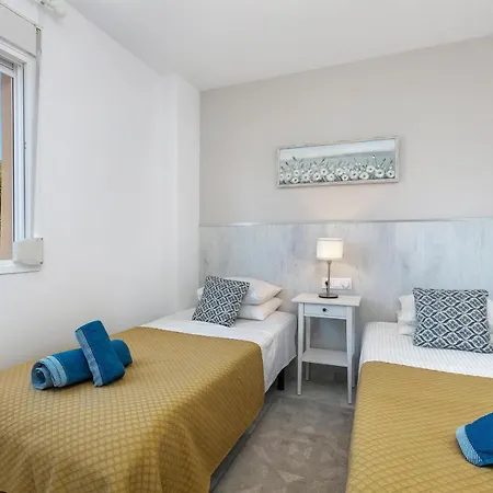Apartment Stunning Metres From The - Rdr222